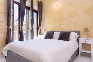 2 bedrooms, soundproofing, iron/ironing board, free WiFi - Casa Deguara townhouse Rabat Malta (Ir-Rabat)