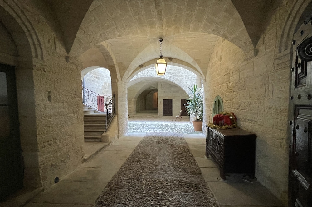 In the heart of the Place aux Herbes old apartment for 4 people
