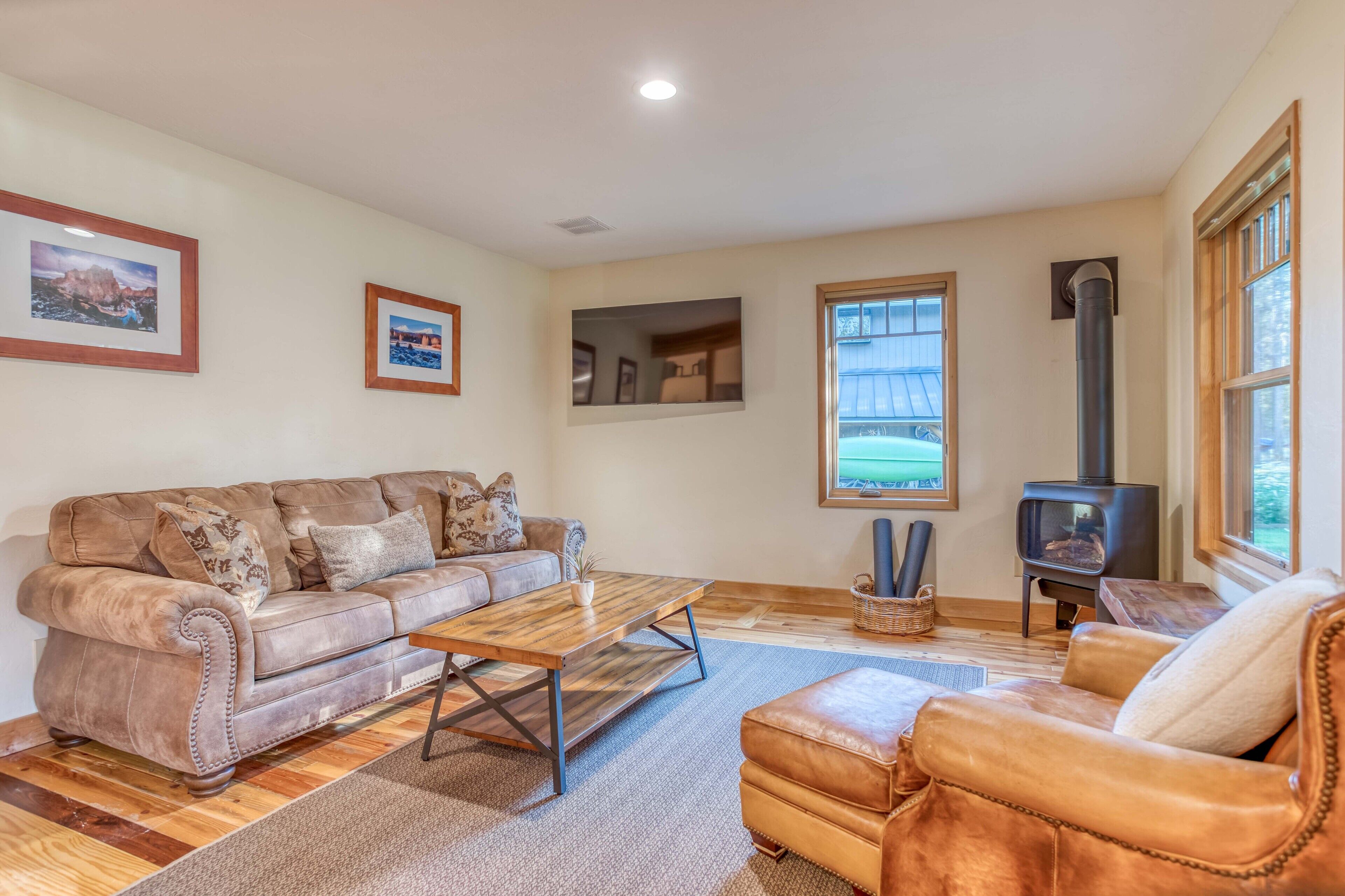 Settle Inn and relax by the riverfront at this Pet Friendly, Hot Tub Home..