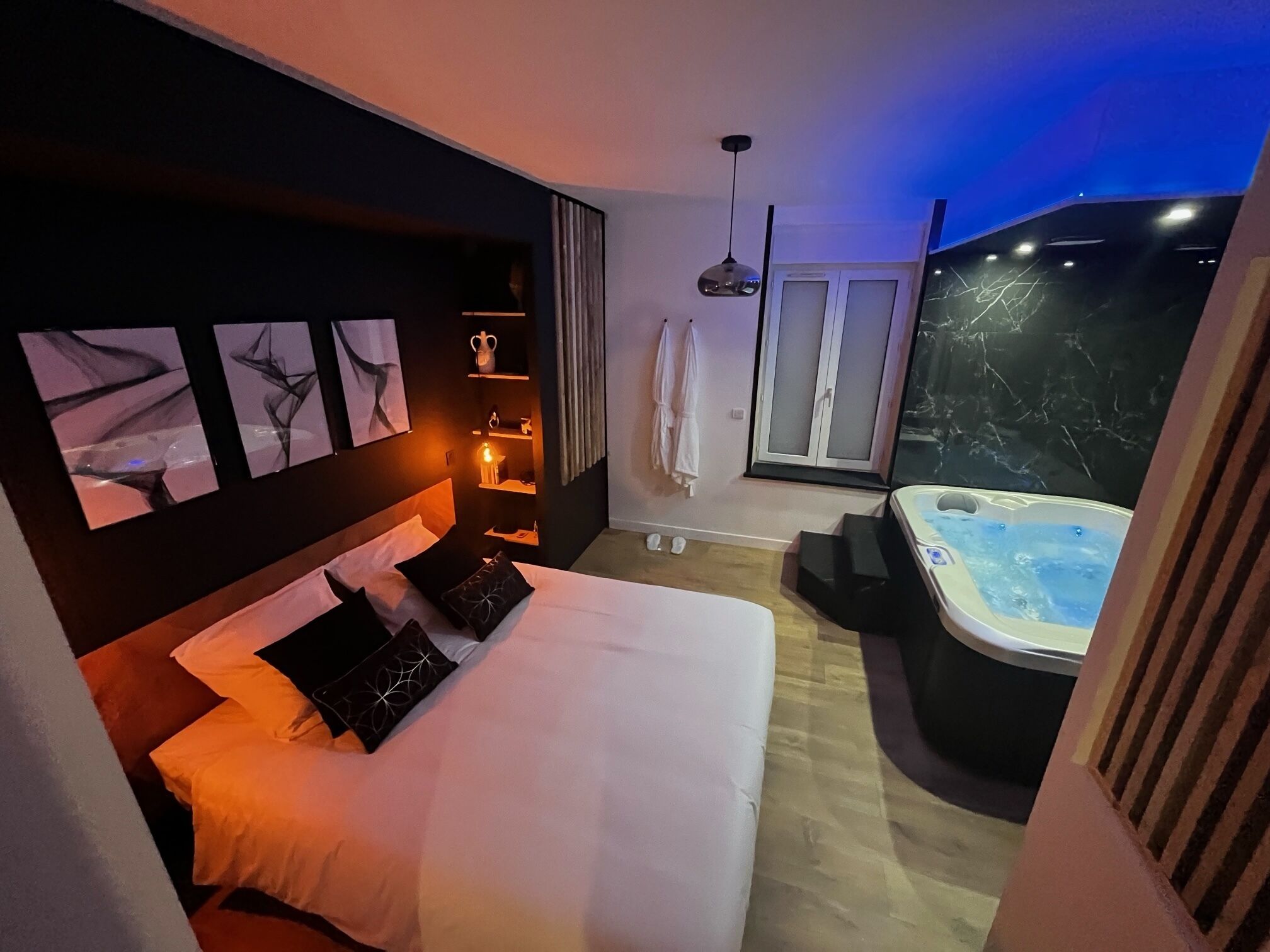 CK Suite & Spa  Appartement de luxe avec jacuzzi et terrasse paysagée à Reims