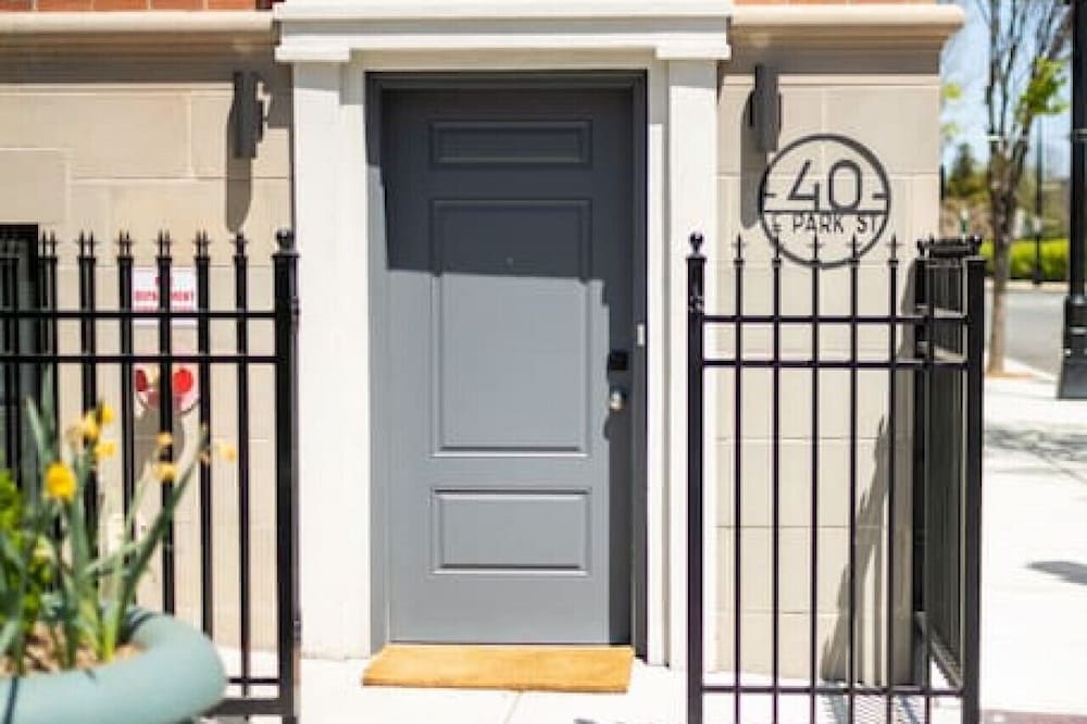 PRIVATE LUXURY APT IN THE HEART OF NEWARK