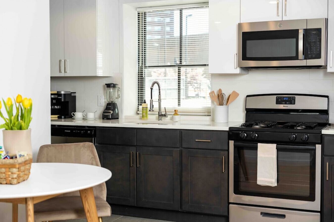 PRIVATE LUXURY APT IN THE HEART OF NEWARK