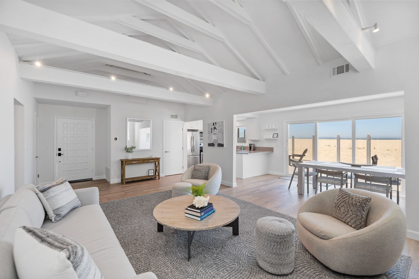 Welcome to the cutest oceanfront beach cottage!