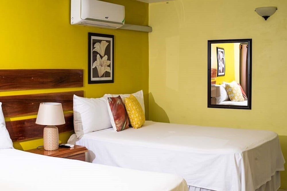 Airport Beach Hotel photo 2