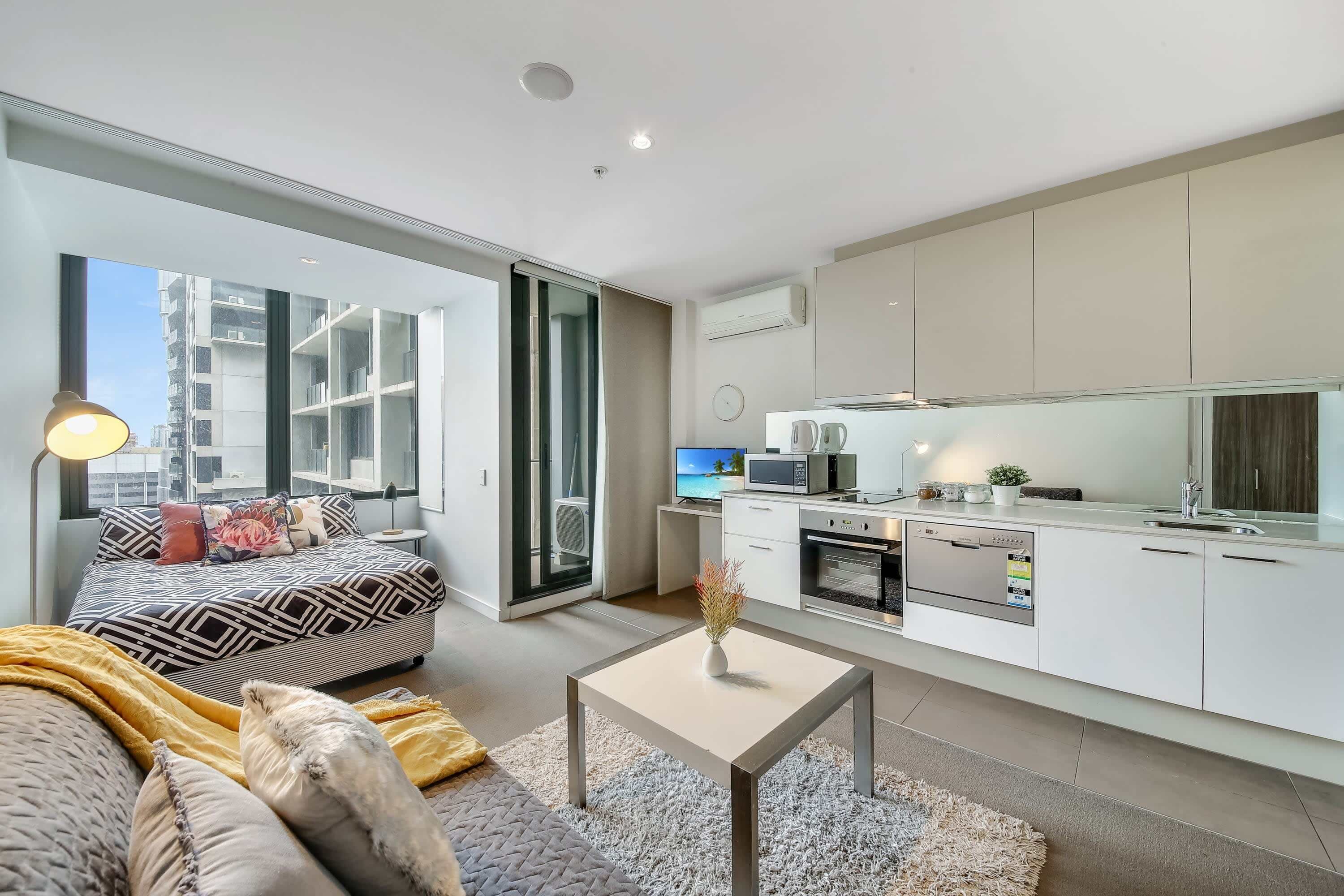 A Stylish Studio Next to Southern Cross City Views