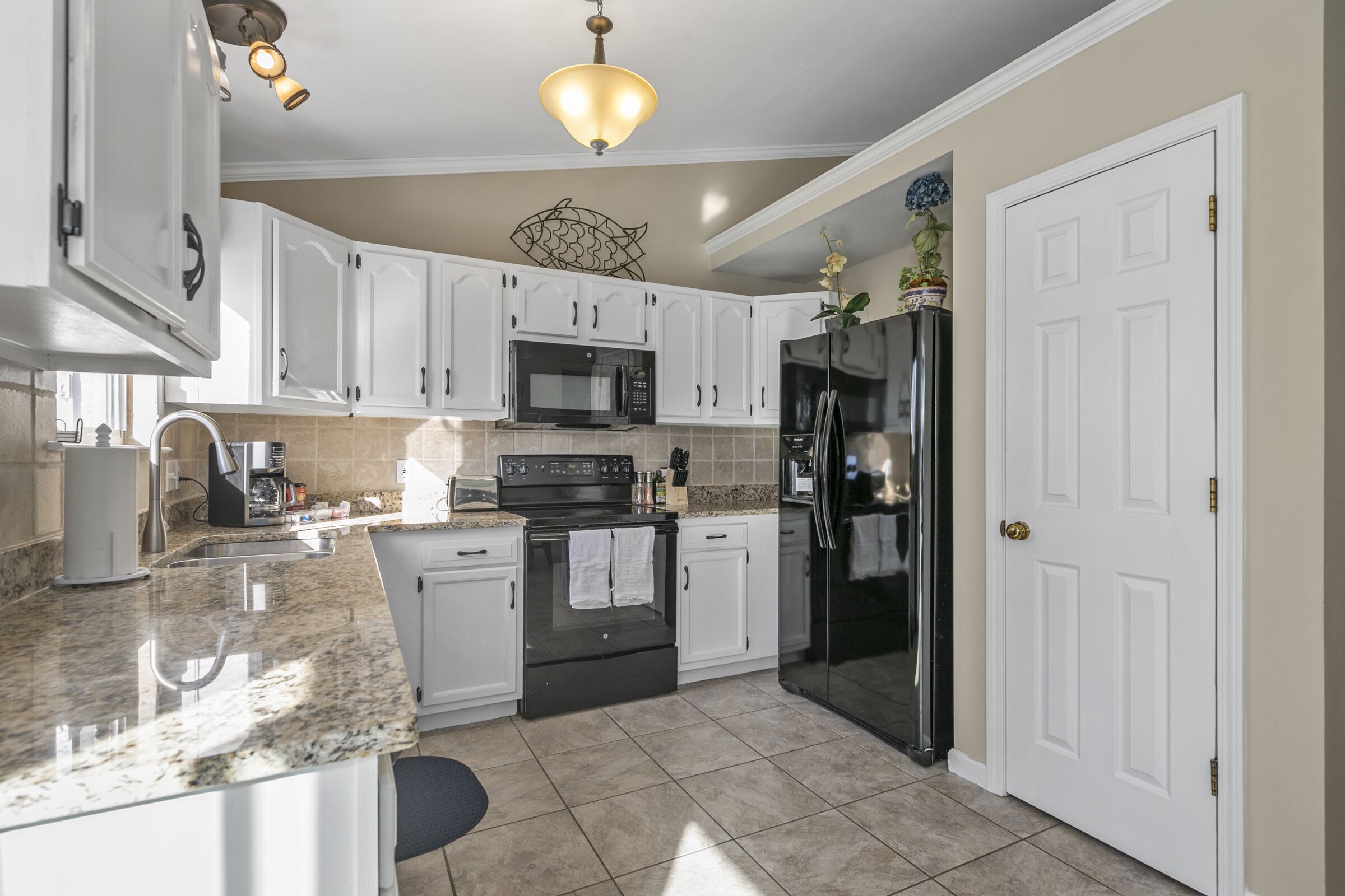 Upscale 4 bedroom house with dedicated office