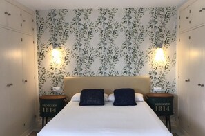 1 bedroom, WiFi, bed sheets - H. Nomad Suite - One Room Hotel, Sleeps 2 (Vejer de la Frontera)