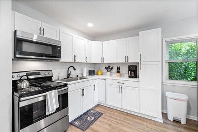 Village of Fairport - 2 BDRM w/Onsite Parking