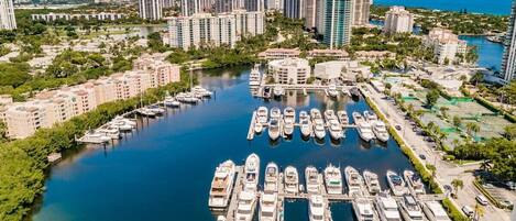 Marina/club náutico