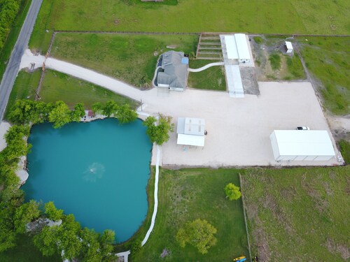 Country Home - with 10 Acres - Private Pond  - RV - Event Venue - Horses Welcome