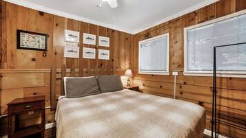 1 bedroom, iron/ironing board, travel crib, WiFi