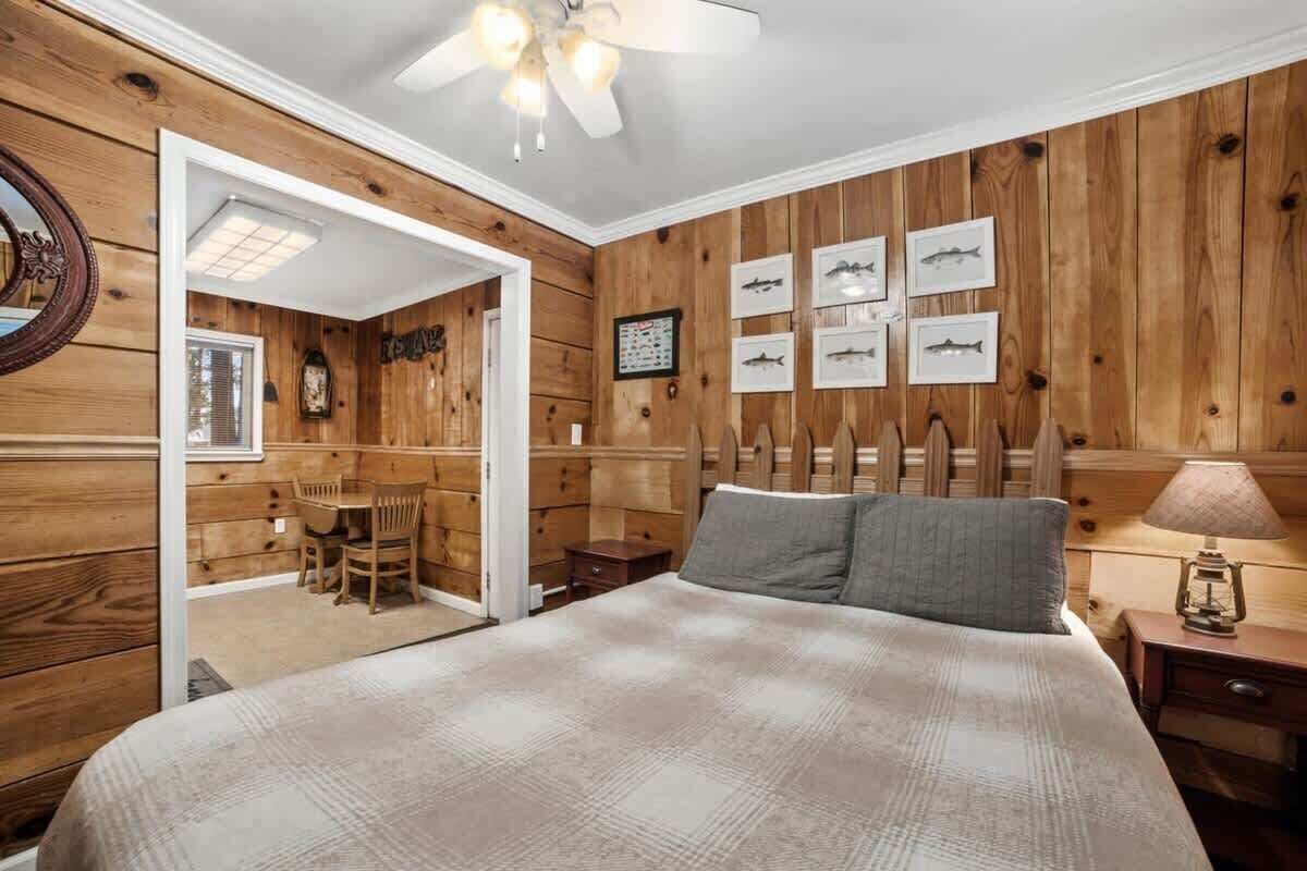 1 bedroom, iron/ironing board, travel crib, WiFi