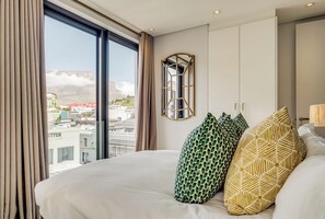 2 soverom, skrivebord, strykejern/-brett og wi-fi