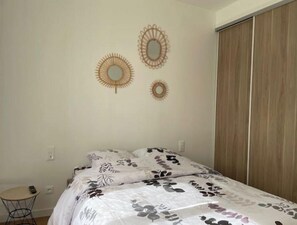 2 chambres, lit parapluie, Wi-Fi gratuit, draps fournis