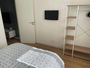 2 chambres, lit parapluie, Wi-Fi gratuit, draps fournis