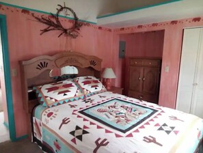 1 habitación, escritorio, tabla de planchar con plancha y wifi gratis 