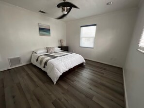 3 室のベッドルーム、WiFi、ベッドシーツ