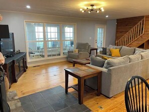 Smart TV, video games, computer monitors