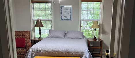 1 bedroom, desk, free WiFi, bed sheets