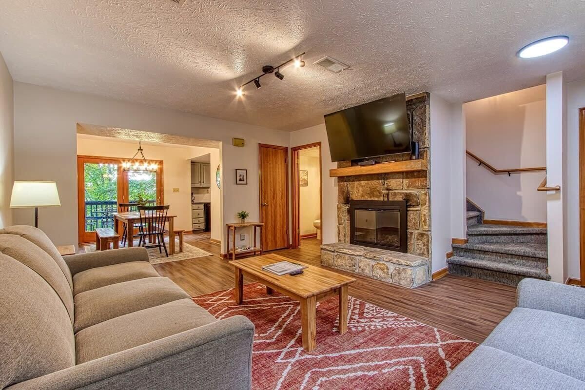 Pinecrest 1K/2Q - Renovated in 2022