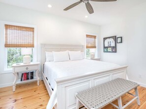 Maison, Plusieurs lits, balcon, vue partielle sur la mer | 4 chambres, accès au Wi-Fi (inclus), literie fournie