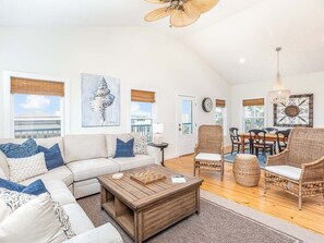 House, Multiple Beds, Balcony, Partial Sea View | Living area