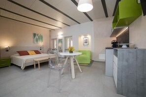1 chambre, coffres-forts dans les chambres, bureau
