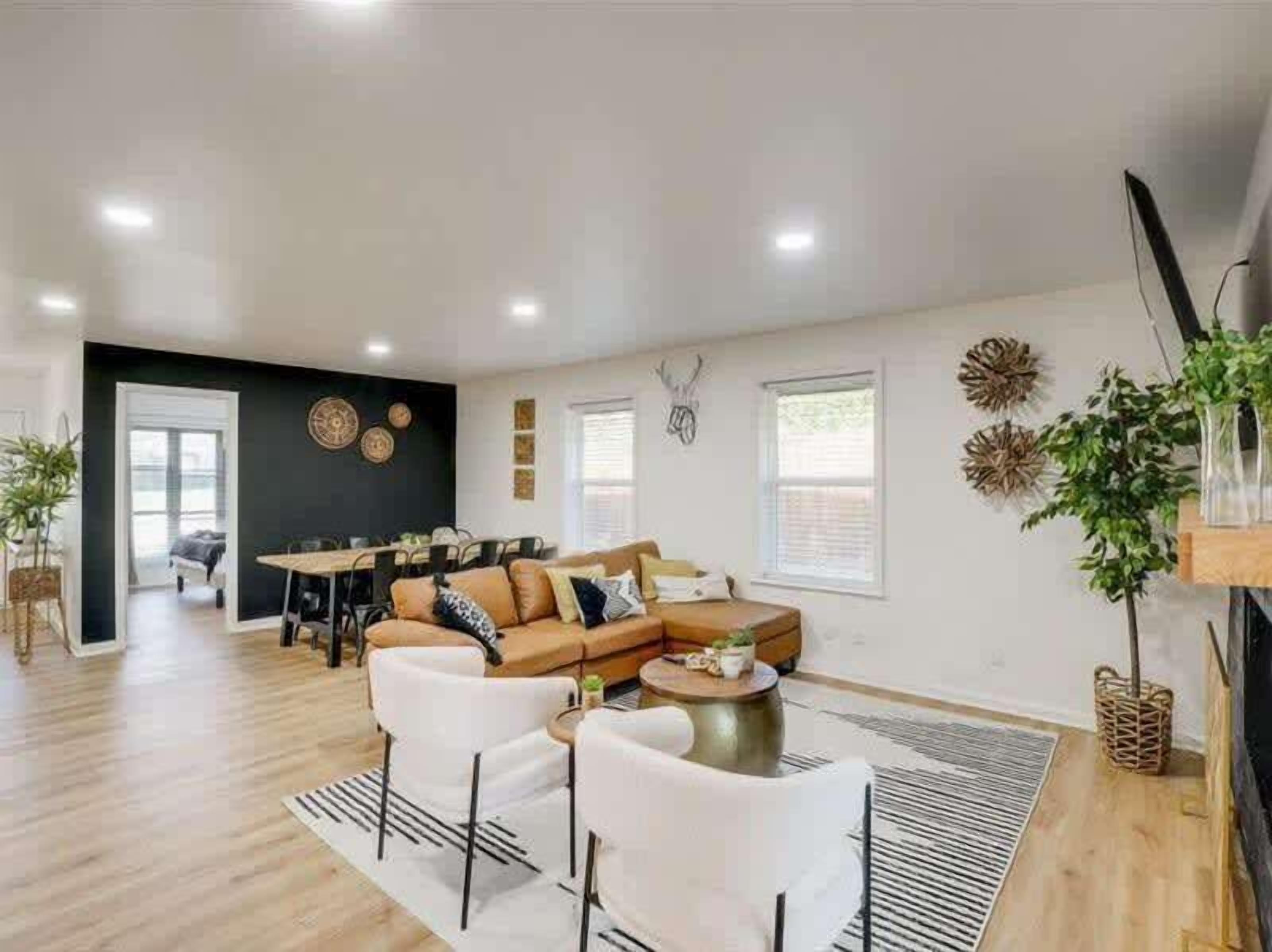 TV, fireplace, offices