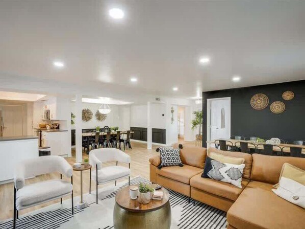 TV, fireplace, offices