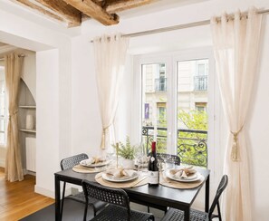Dining - Authentic parisian property in the Marais (Paris)