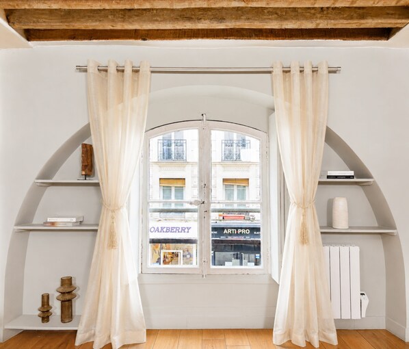 Interior - Authentic parisian property in the Marais (Paris)