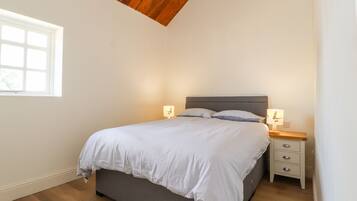 1 bedroom, individually decorated, individually furnished, free WiFi