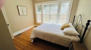 4 bedrooms, WiFi, bed sheets