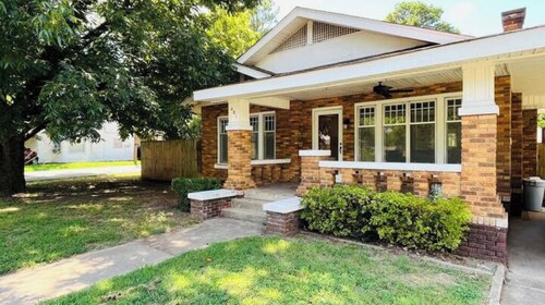 Montgomery House in Clarksville, AR