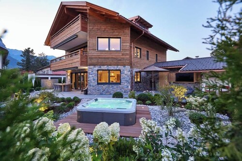 Spirit of Deer – Private Sauna & Hot Tub