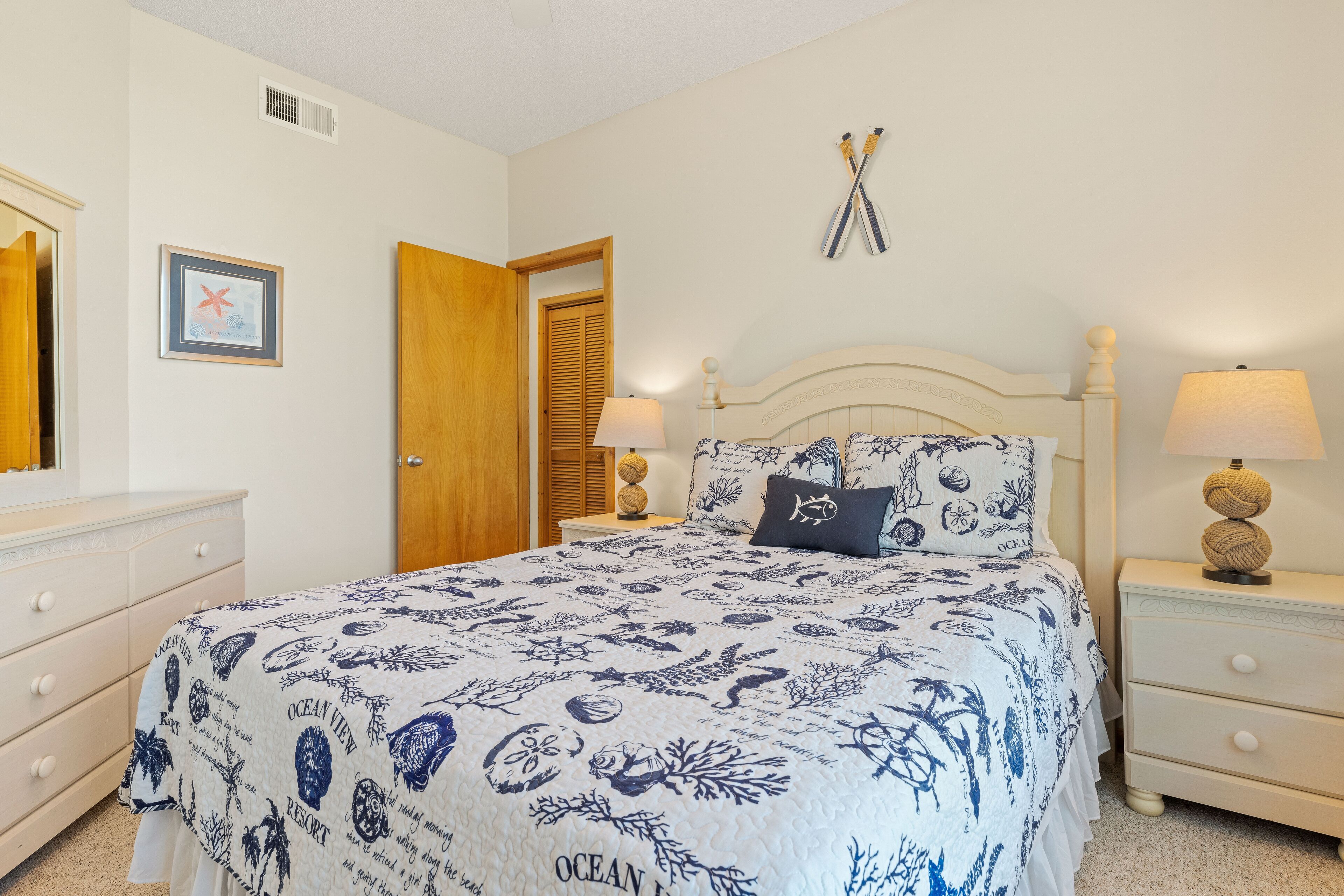 New Listing🌟Waterfront🌟Boat Slip, Dogs ✔️, Fishing, Shared Pool, Beaches🌊☀️🐬