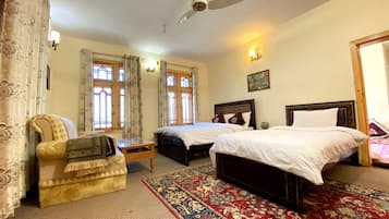 Triple Room | Iron/ironing board, free WiFi