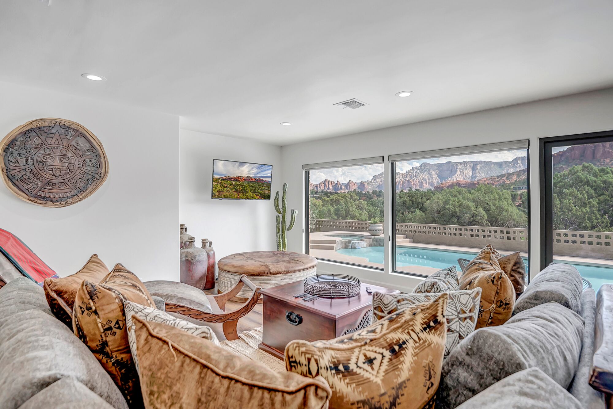Sedona Chimney Rock Trail House & Casita+Views+Outdoor Dining+Pool+Fire Pit-Near Hiking!
