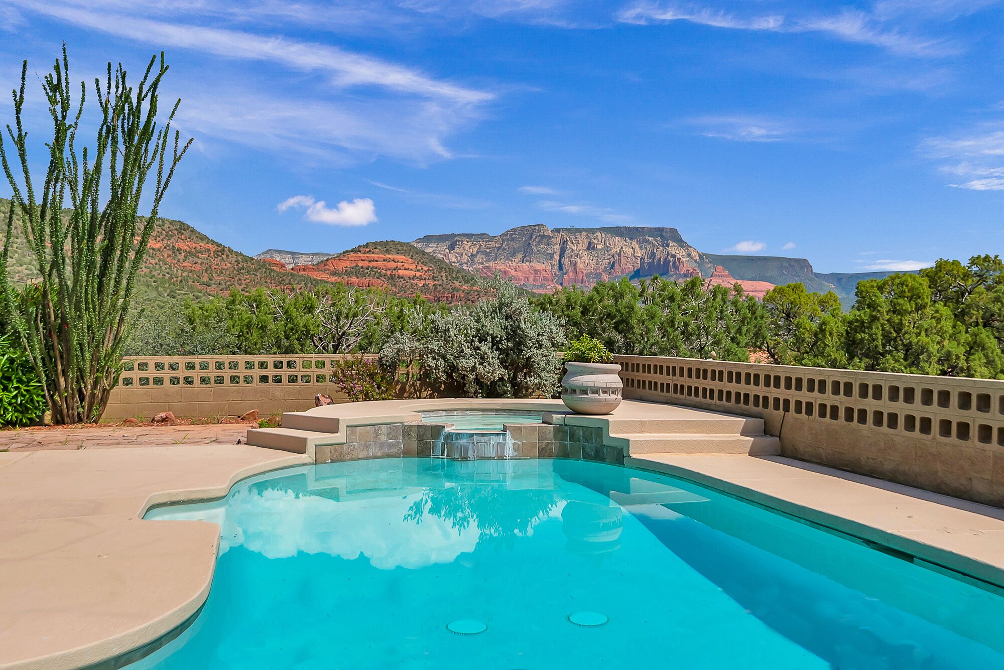 Sedona Chimney Rock Trail House & Casita+Views+Outdoor Dining+Pool+Fire Pit-Near Hiking!