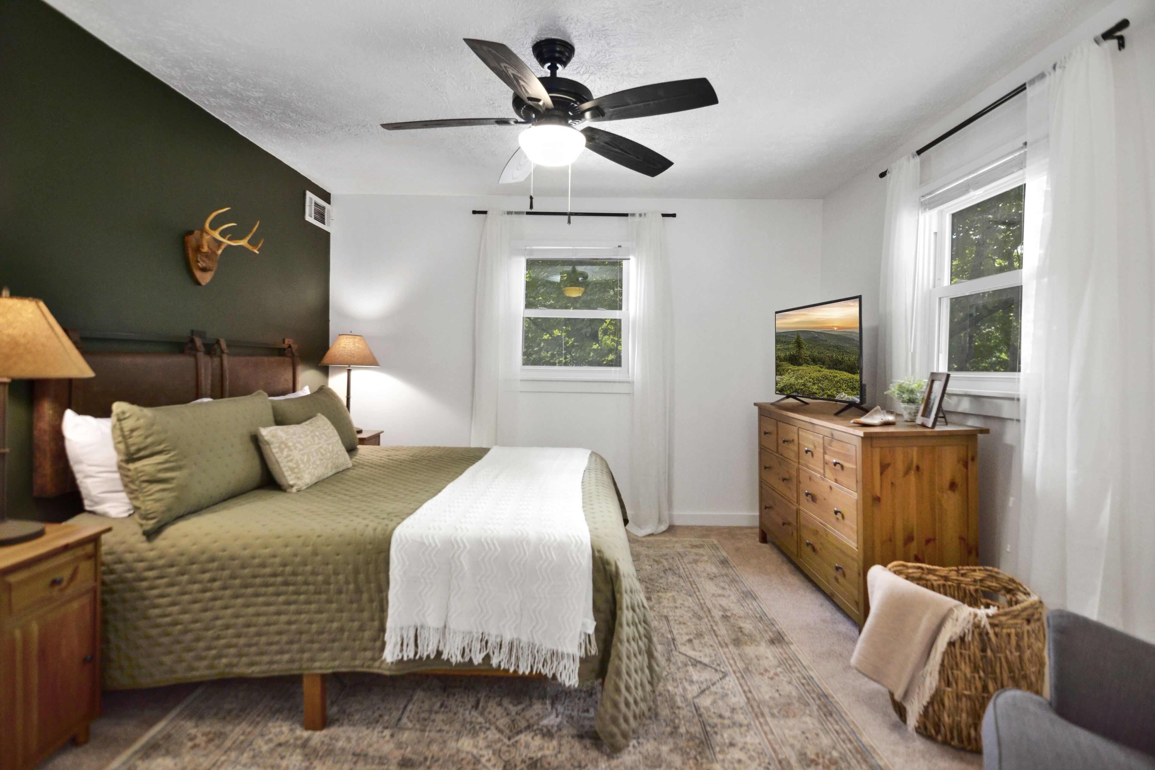 River Views & Access, Privacy, & Resort Amenities