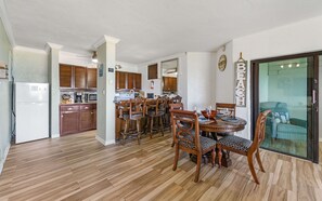 Dining - 1BR/1BA w/Amazing Views-Perfect Location! Private & Intimate Sea LaVie (Charlotte Amalie)