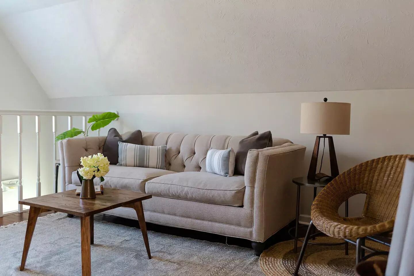 Magnolia House Loft - 10 min to downtown and campus