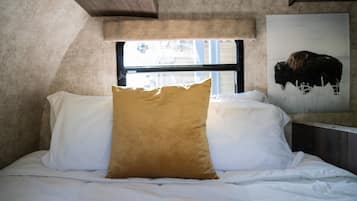 Free WiFi, bed sheets