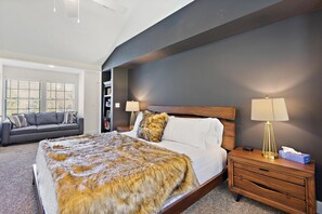 9 bedrooms, iron/ironing board, travel crib, free WiFi - 9 Suite Mountain Lodge with 10 Bathrooms, Pool, Fire Pit, 2 Hot Tubs, Game Room (Banner Elk)