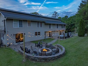 Terrace/patio - 9 Suite Mountain Lodge with 10 Bathrooms, Pool, Fire Pit, 2 Hot Tubs, Game Room (Banner Elk)