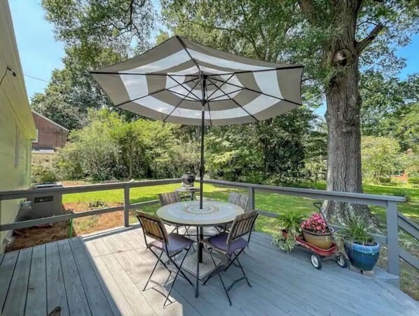 Outdoor dining