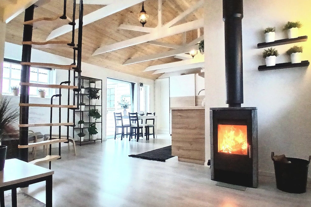 Romantic Lakeview Guesthouse in Swedish Nature