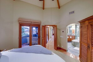 5 bedrooms, iron/ironing board, WiFi, bed sheets - Tidewater | 4BR Oceanview Home w/ Rooftop Deck (San Diego)