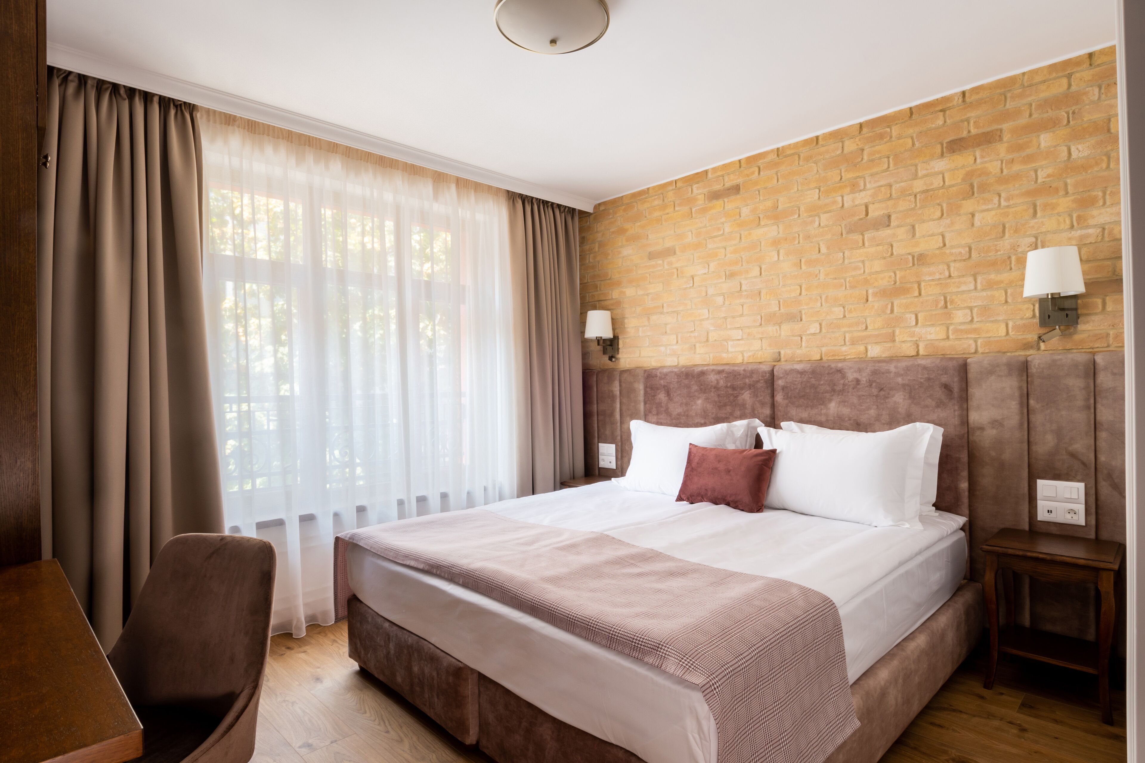 Deluxe tweepersoonskamer | Luxe beddengoed, donsdekens, bedden met traagschuimmatrassen