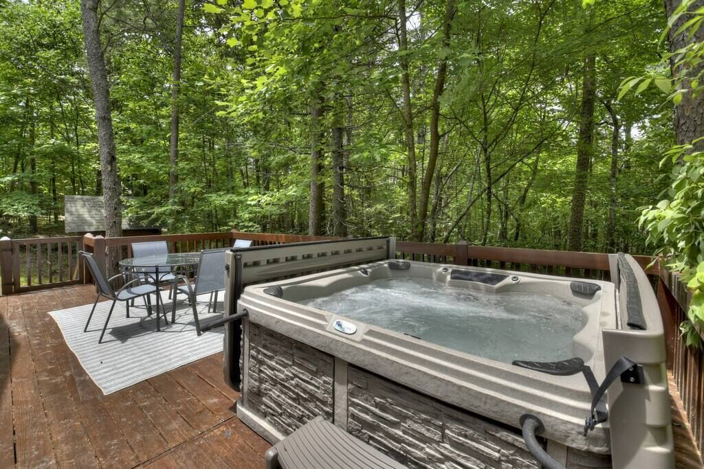 Moonlight Retreat - Dog Friendly Cabin